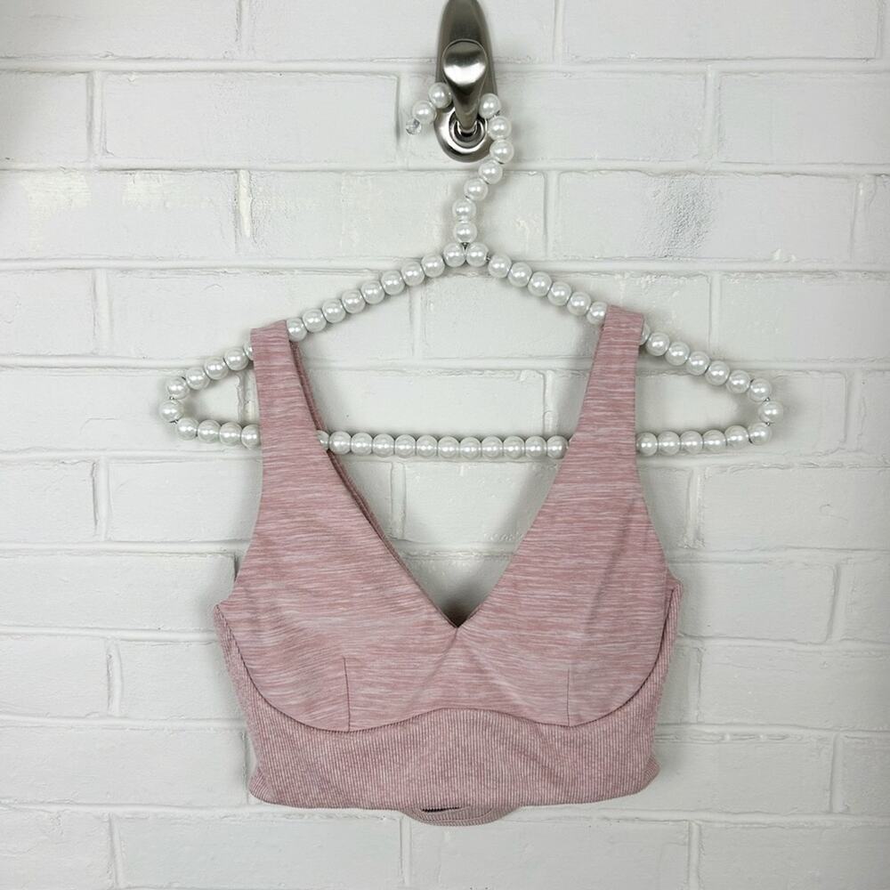 Victoria’s Secret Baby Pink Ribbed Cut Out Back Sports Bra Size S